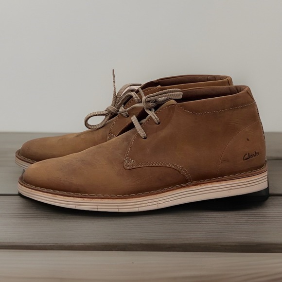 Clarks Collection Brown Leather Lace Up Chukka Boots Men's‎ Sz 8.5 M  15522 - Picture 1 of 10
